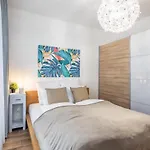 Apartmán New Modern Flat With Balcony