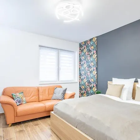 New Modern Flat With Balcony *