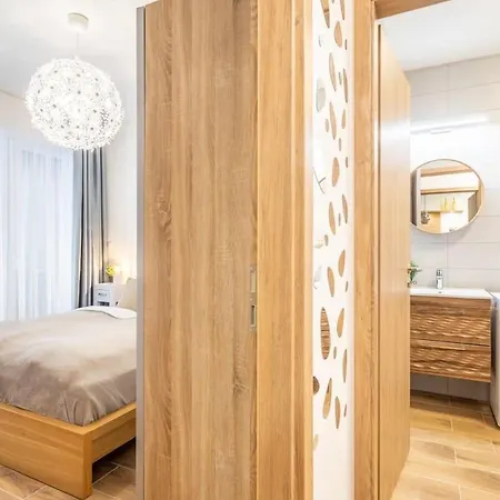 New Modern Flat With Balcony *