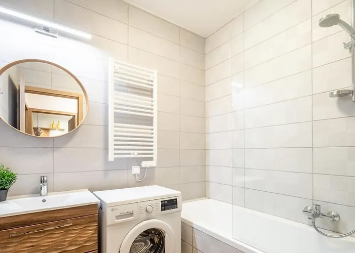 New Modern Flat With Balcony